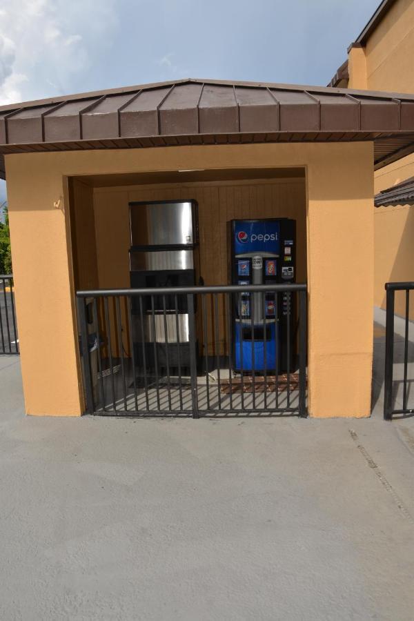 Motel Baymont By Wyndham Santee Exterior foto