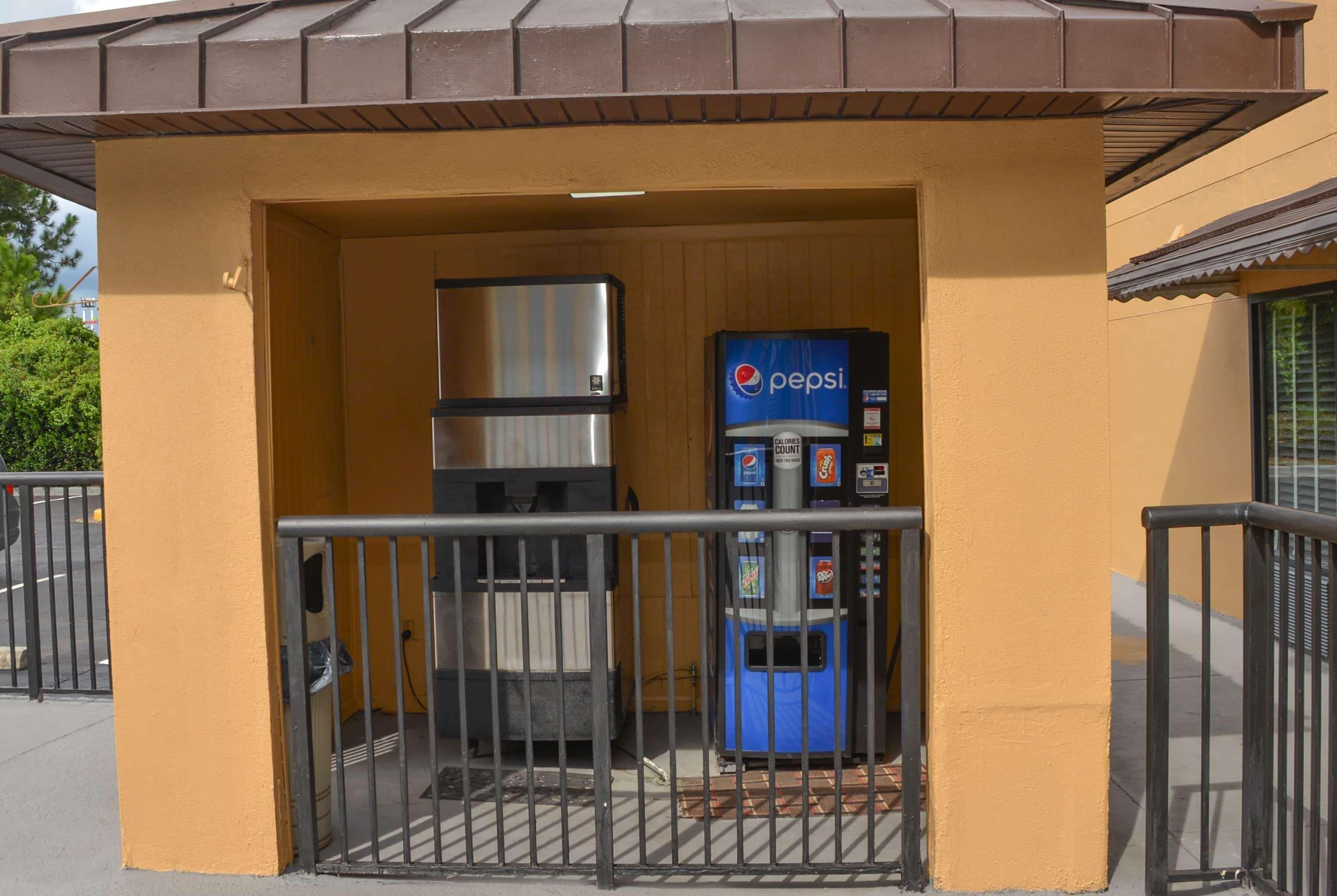Motel Baymont By Wyndham Santee Exterior foto